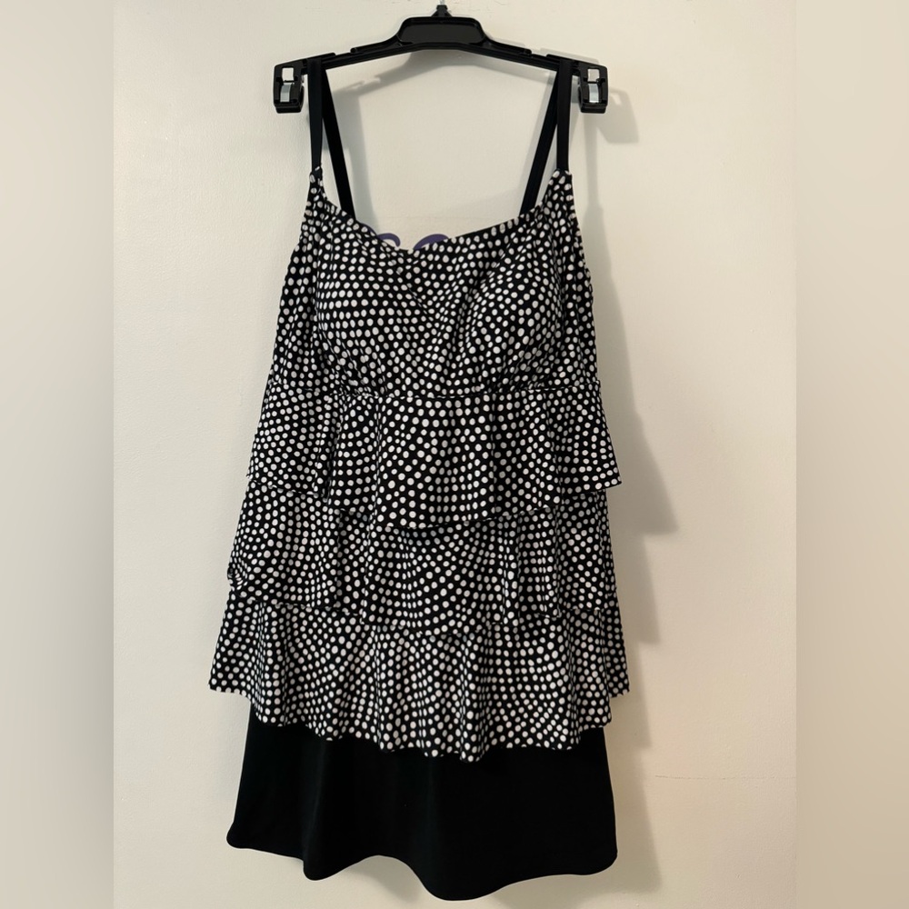St. John’s Bay black & white polka dot size 12 one-piece bathing suit. Ret:$99